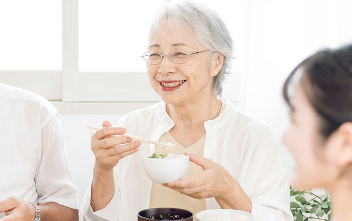 入れ歯と上手に付き合い、快適な食生活を送りましょう