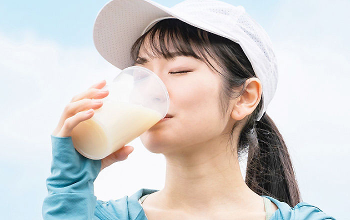 頬の7つの役割:こぼさないようにする