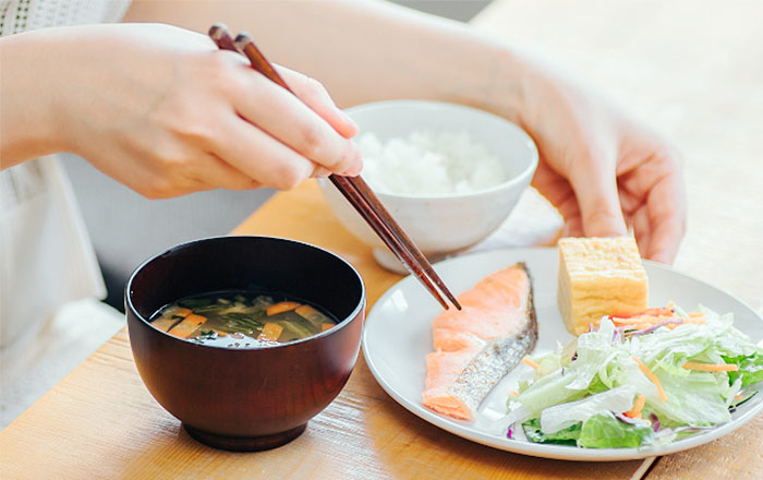 お口と心の健康のために、今日からできること：食生活を見直す