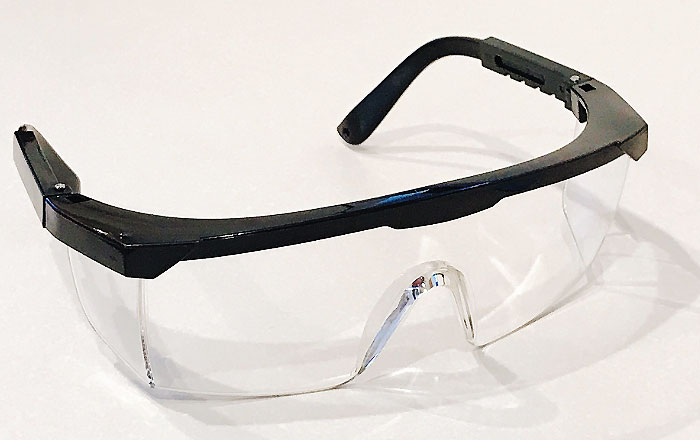 歯科医院での水しぶき対策:ゴーグルやアイガードの提供