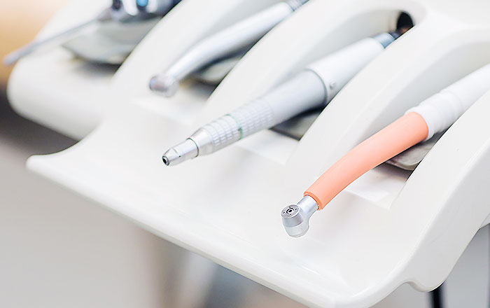 なぜ水しぶきが飛ぶのか?:治療部位や器具によって飛散量が変わる