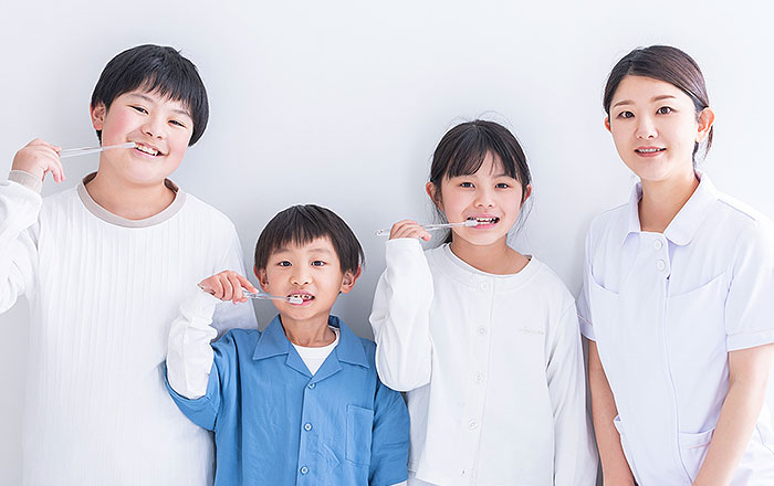 親のお口の環境や生活習慣が、お子さんの歯に影響する理由