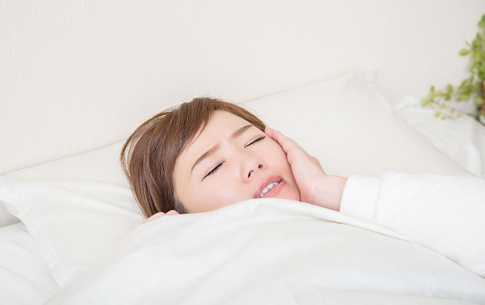 夜の痛み:歯髄炎、根尖性歯周炎